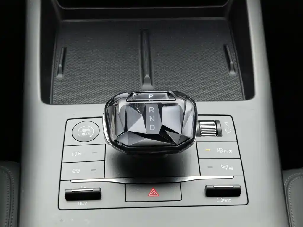BYD Qin PLUS 2025 — фото 13