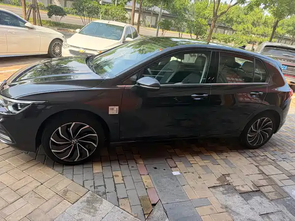 Volkswagen Golf 2021