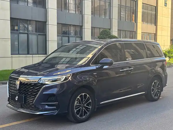 Roewe iMAX8 2023