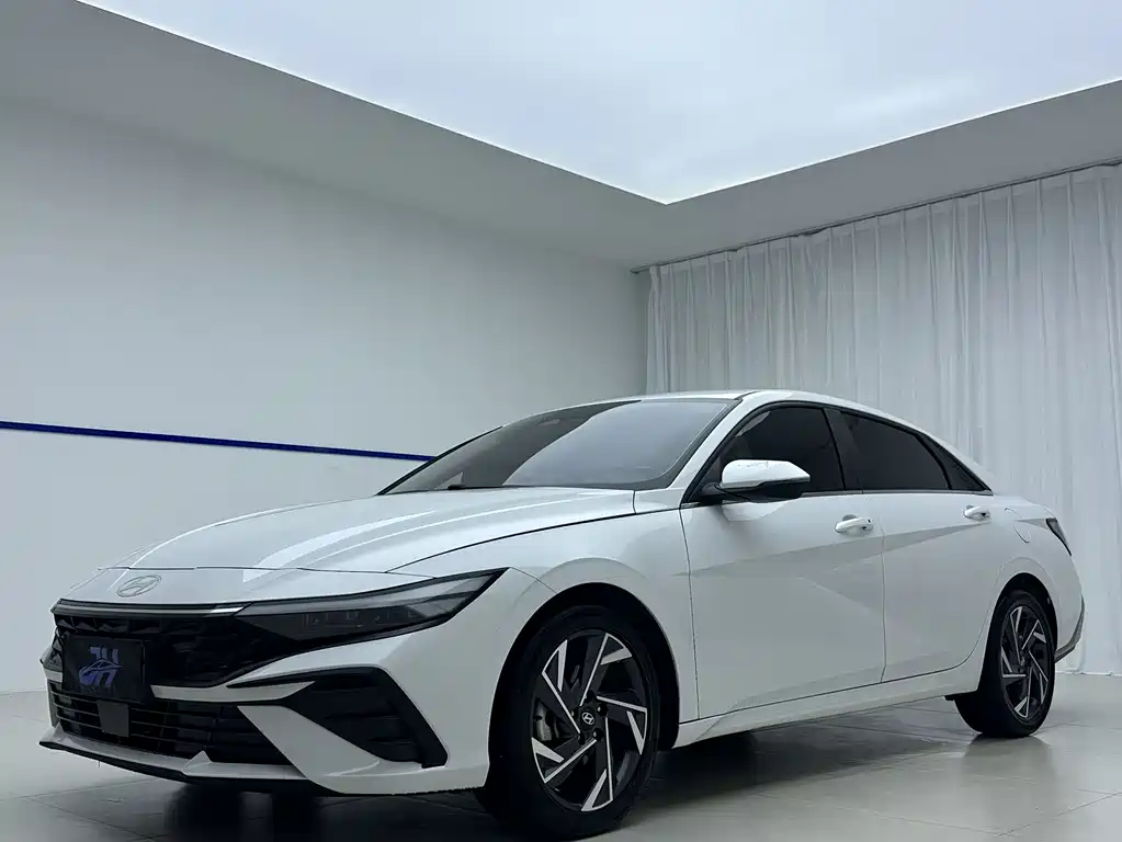 Hyundai Elantra 2023