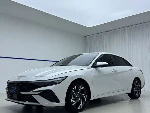 Hyundai Elantra 2023
