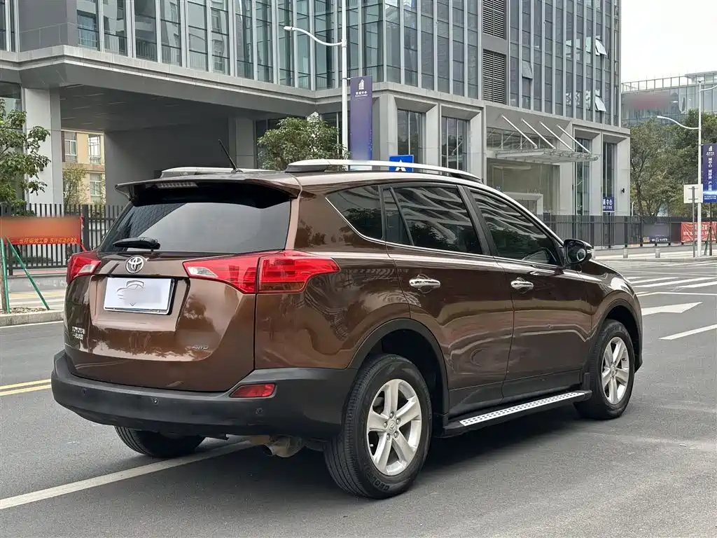 Toyota RAV4 2014 — фото 25