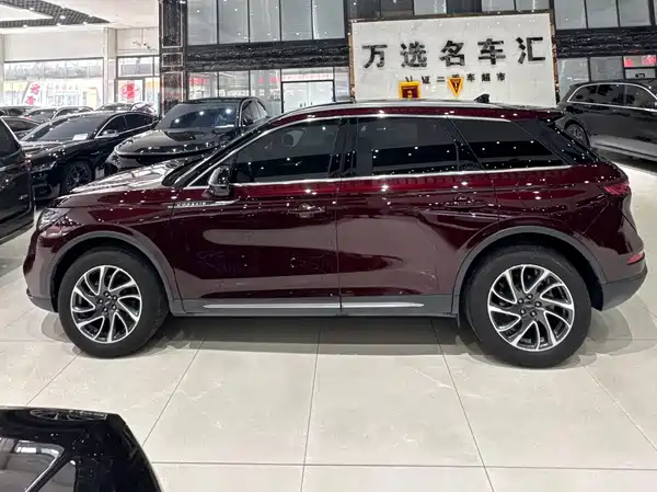 Lincoln Corsair 2021