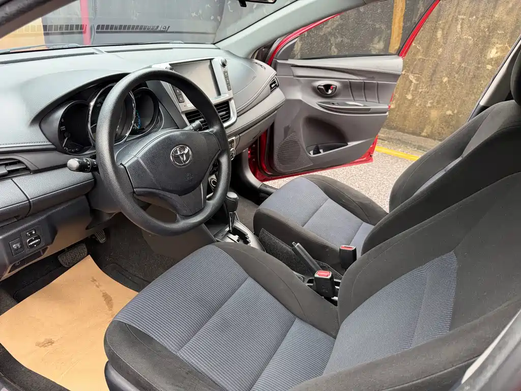 Toyota Yaris L 2019 — фото 8