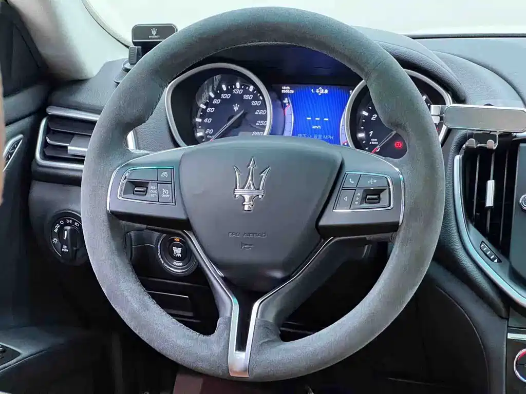 Maserati Ghibli 2016 — фото 21