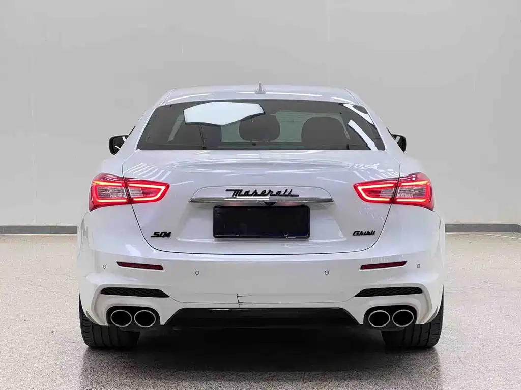 Maserati Ghibli 2016 — фото 27