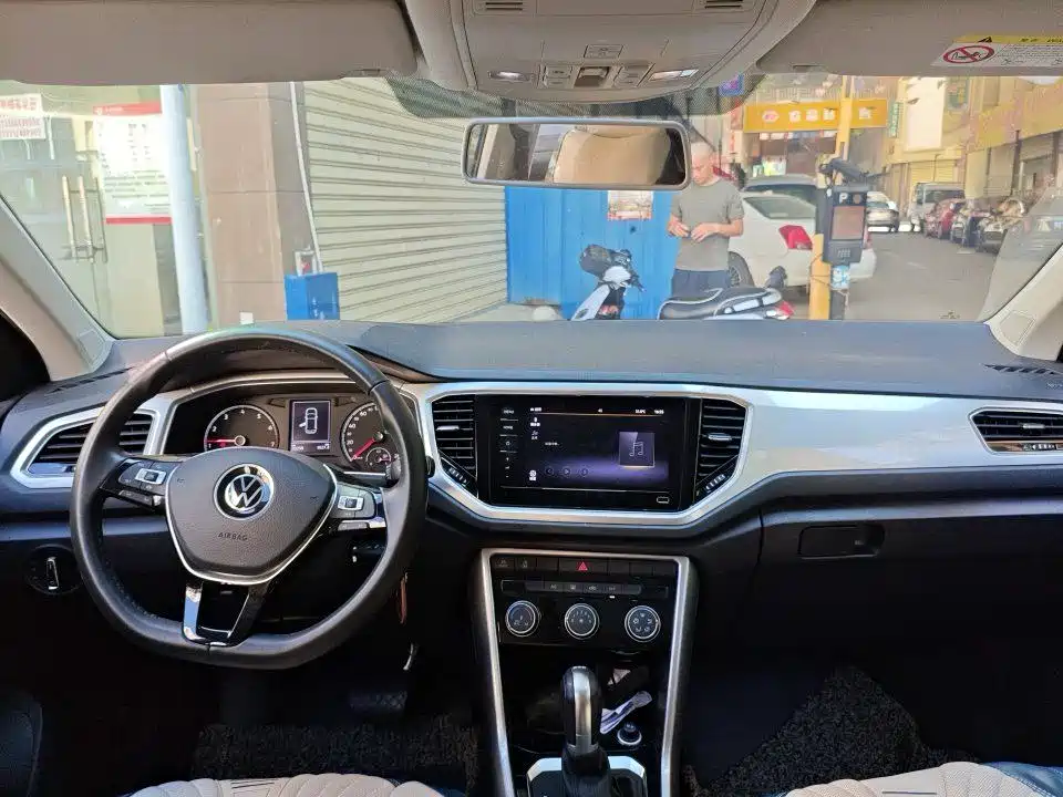 Volkswagen T-Roc 2021