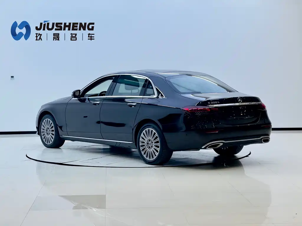 Mercedes-Benz E-Class 2023