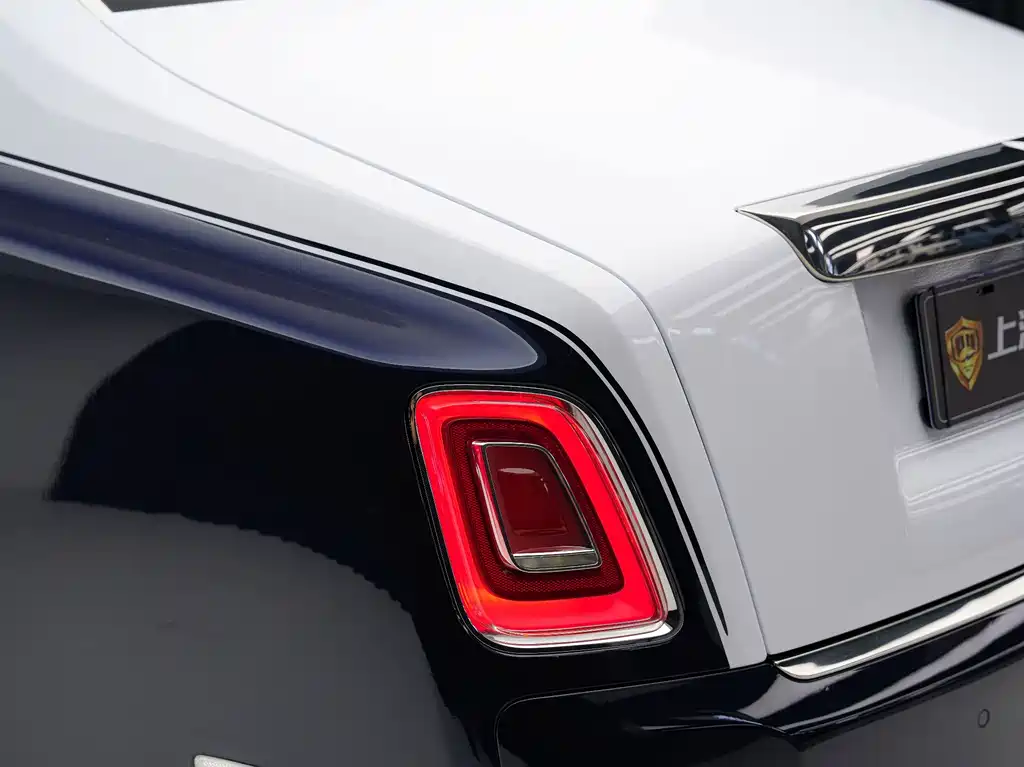 Rolls-Royce Phantom 2020 — фото 8