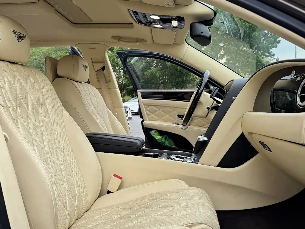 Bentley Flying Spur 2014 — фото 8
