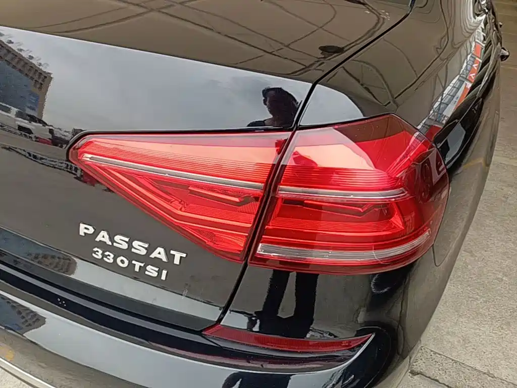 Volkswagen Passat 2019 — фото 8