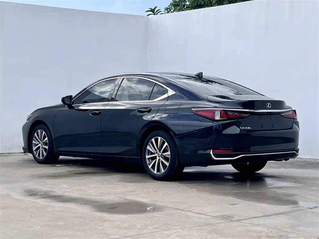 Lexus ES 2019 — фото 4