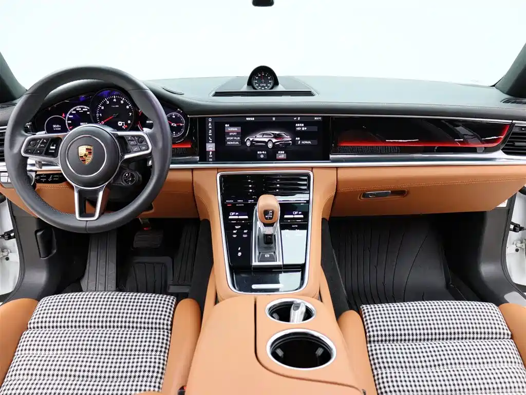 Porsche Panamera 2018 — фото 16