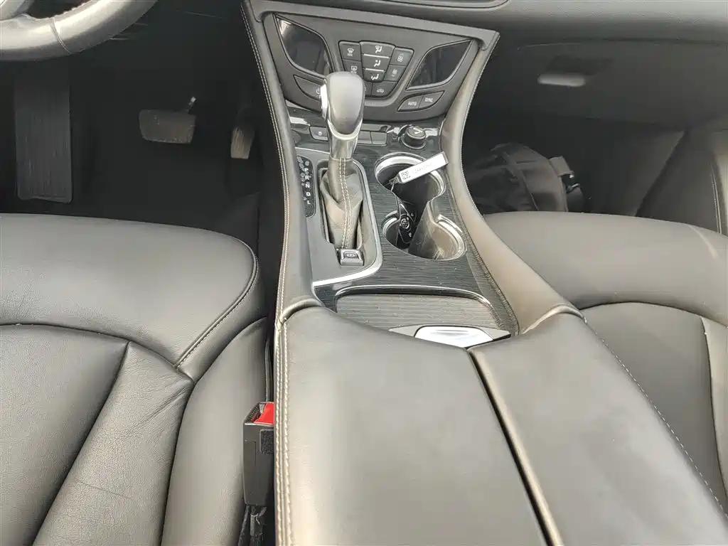 Buick Envision Plus 2016 — фото 10