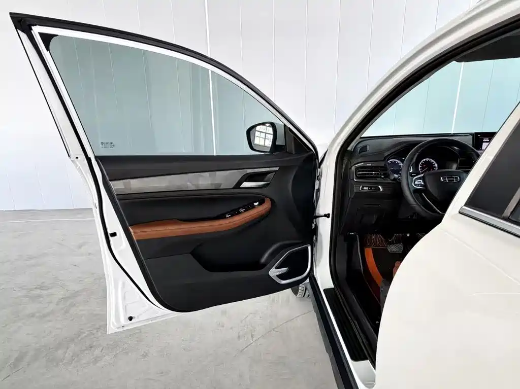 Geely Vision X6 2022 — фото 19