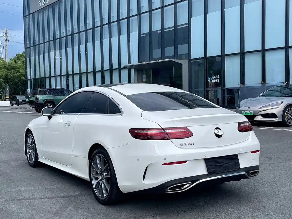 Mercedes-Benz E-Class 2021 — фото 19