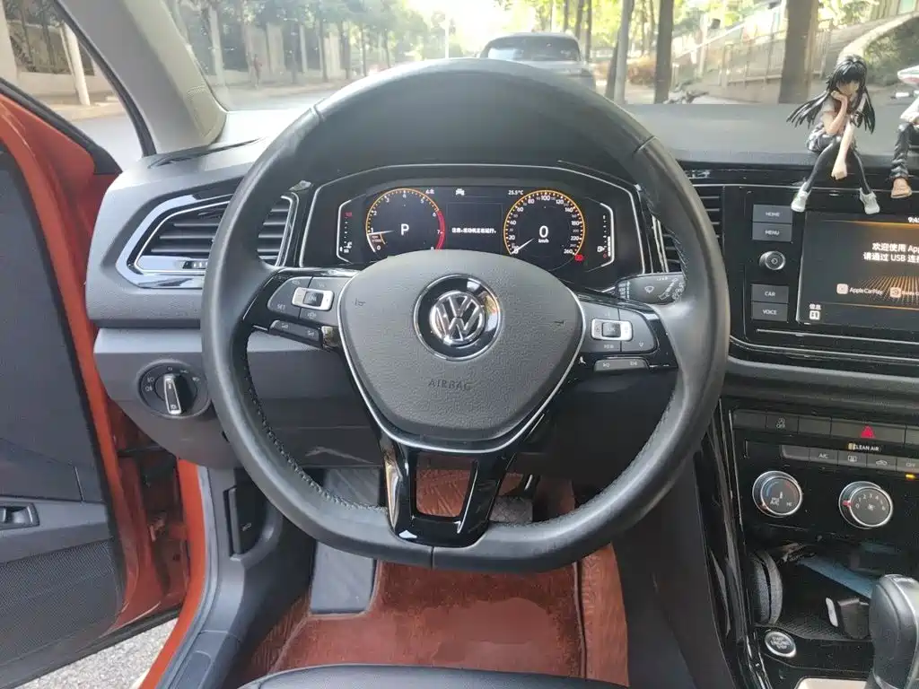 Volkswagen T-Roc 2020 — фото 11
