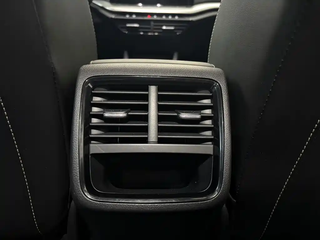 Skoda Octavia 2022 — фото 17