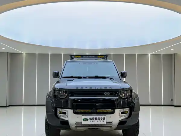 Land Rover Defender 2022
