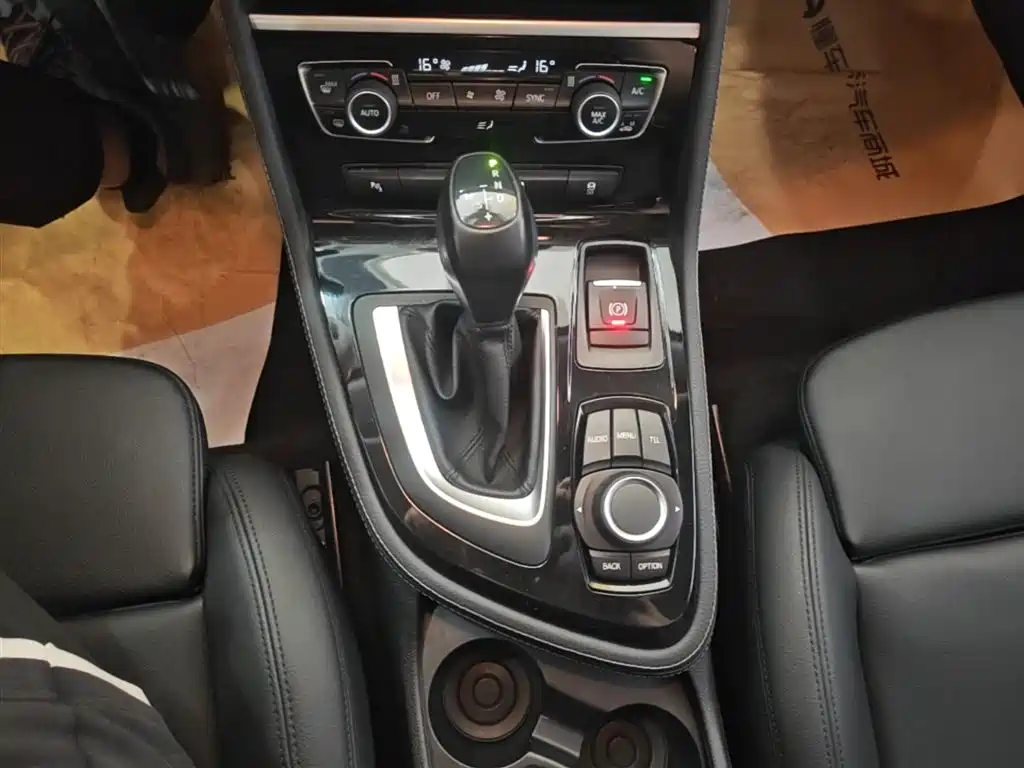 BMW 2 Series Active Tourer 2017 — фото 14