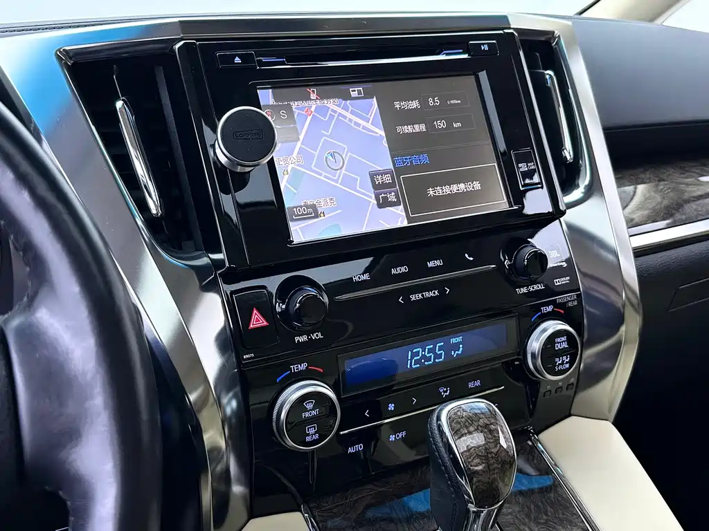 Toyota Vellfire 2019 — фото 8