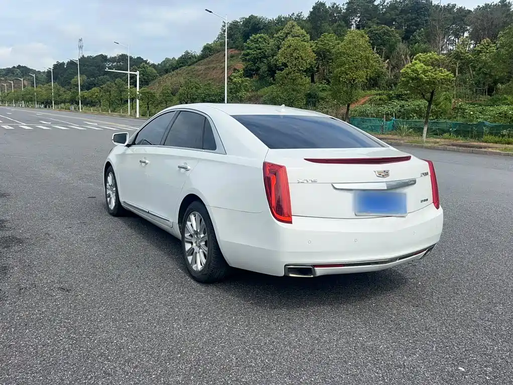 Cadillac XTS 2017 — фото 22