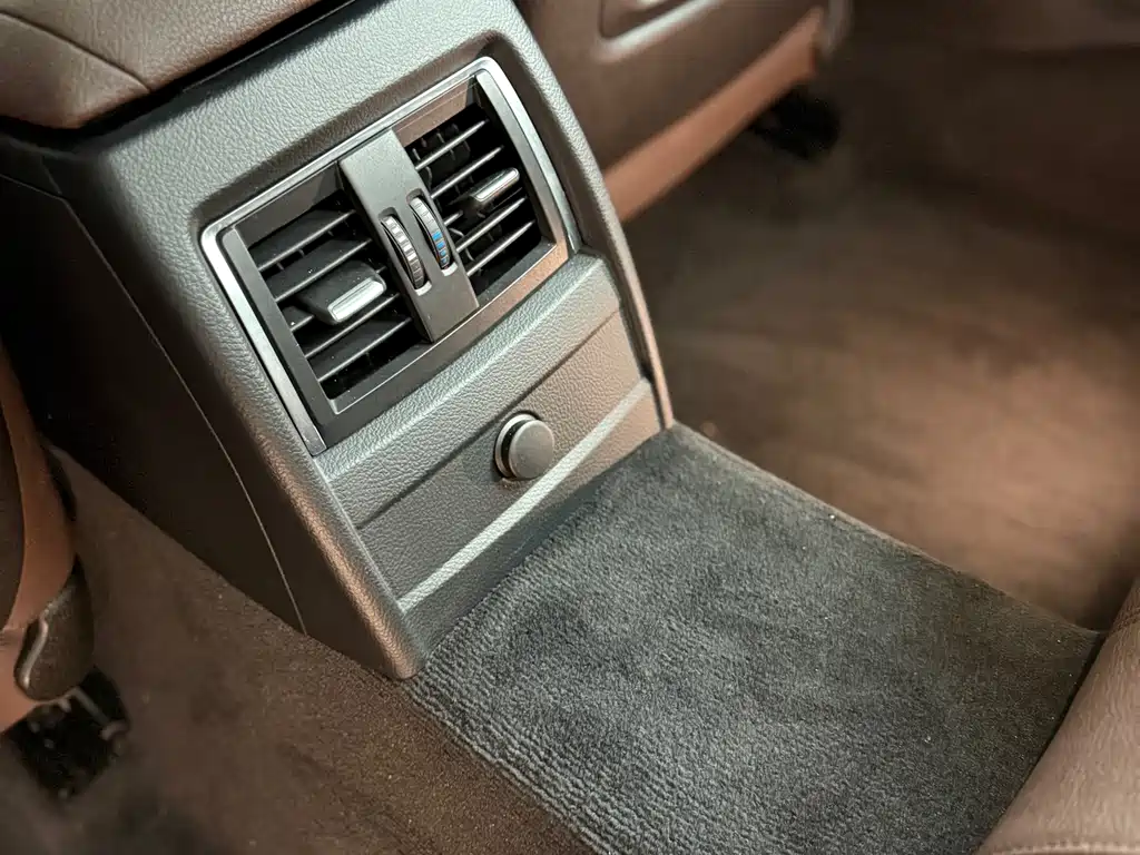 BMW 3 Series 2019 — фото 15
