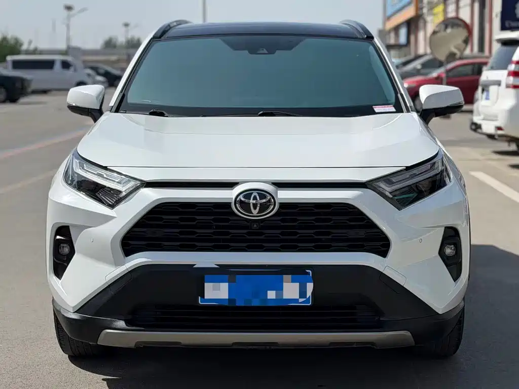 Toyota RAV4 2023 — фото 2