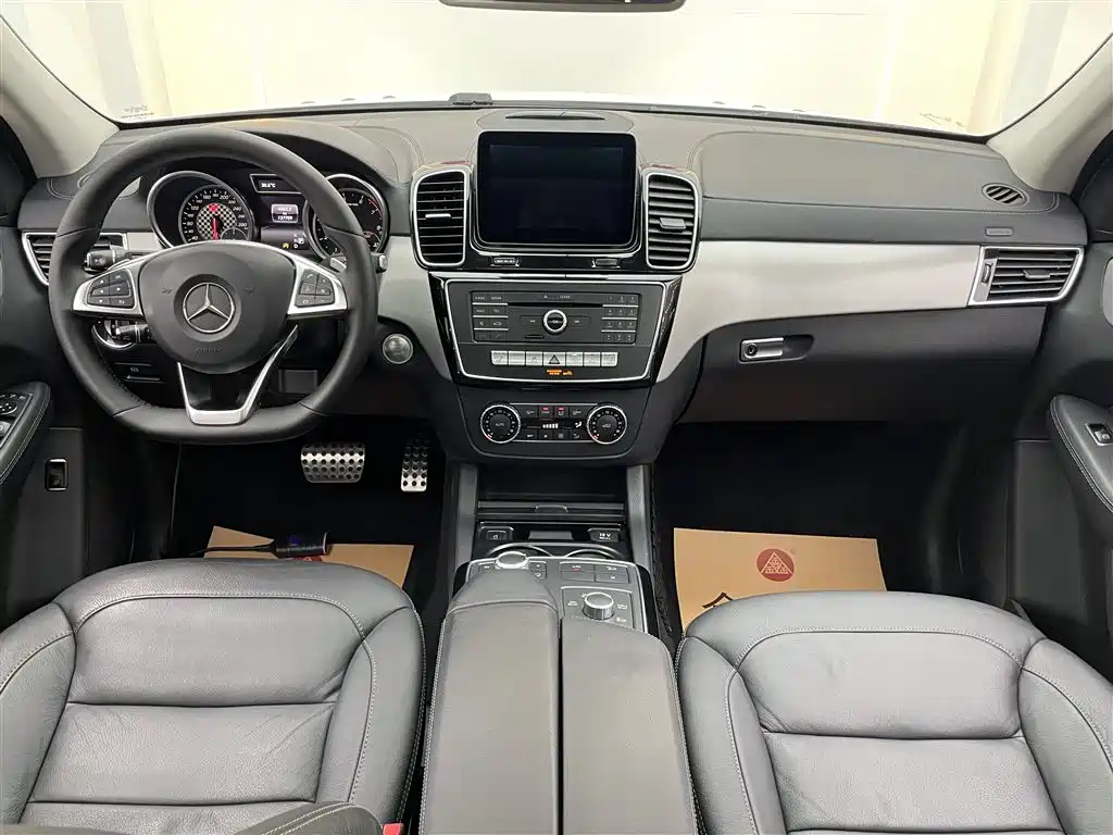 Mercedes-Benz GLE AMG 2018 — фото 28
