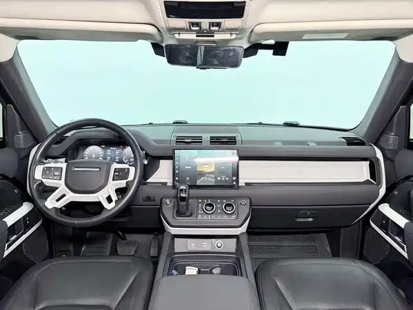Land Rover Defender 2023