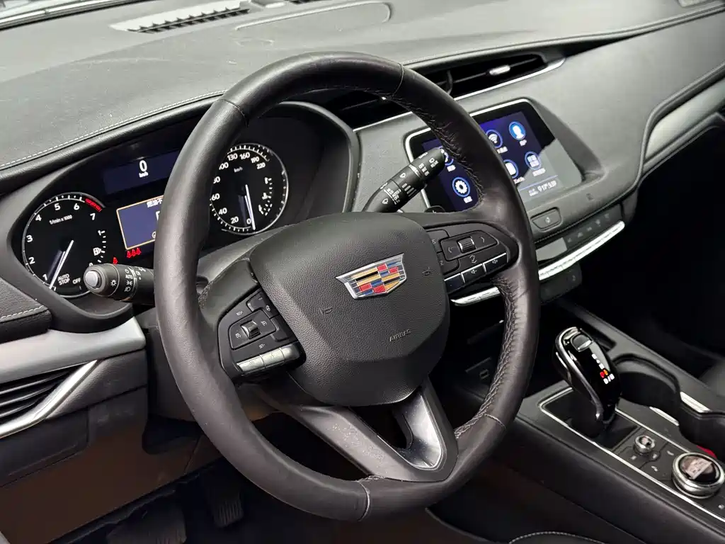 Cadillac XT4 2020 — фото 14