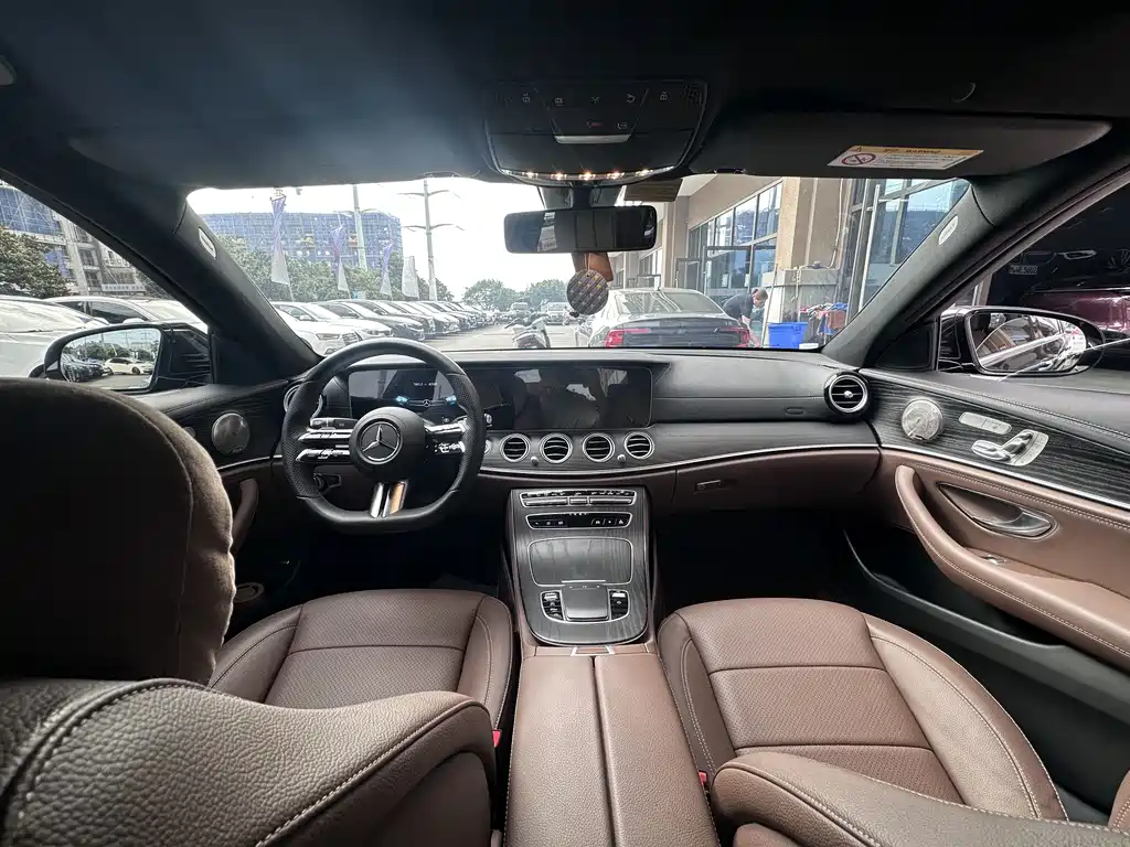 Mercedes-Benz E-Class 2022 — фото 16