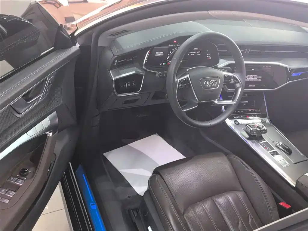 Audi A7L 2023 — фото 16