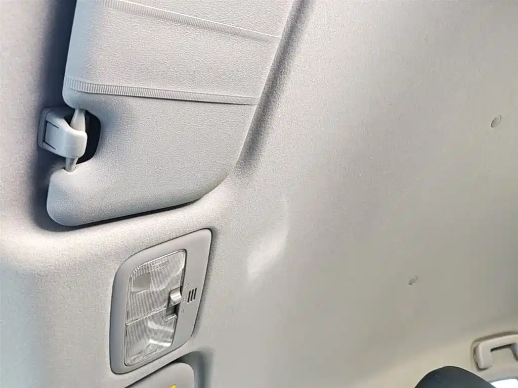 Toyota Yaris L 2018 — фото 18