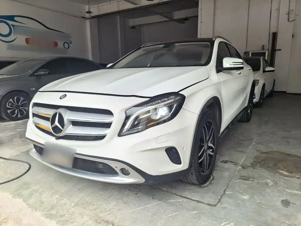 Mercedes-Benz GLA 2015