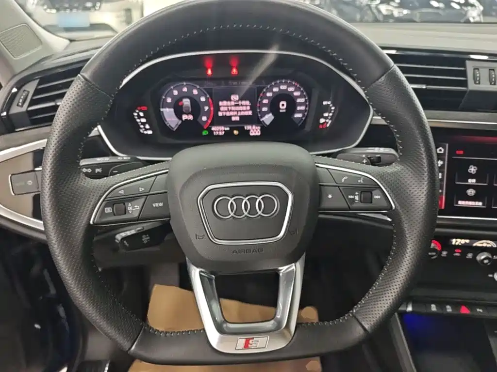 Audi Q3 Sportback 2021 — фото 11