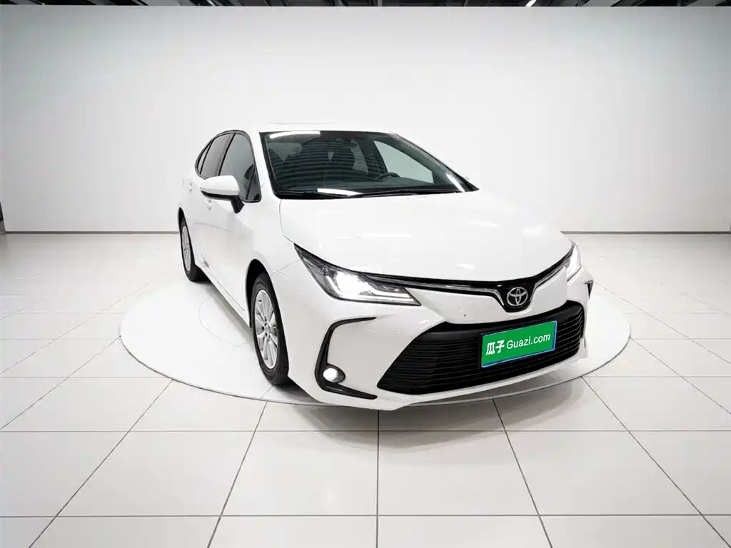 Toyota Corolla 2023 — фото 4