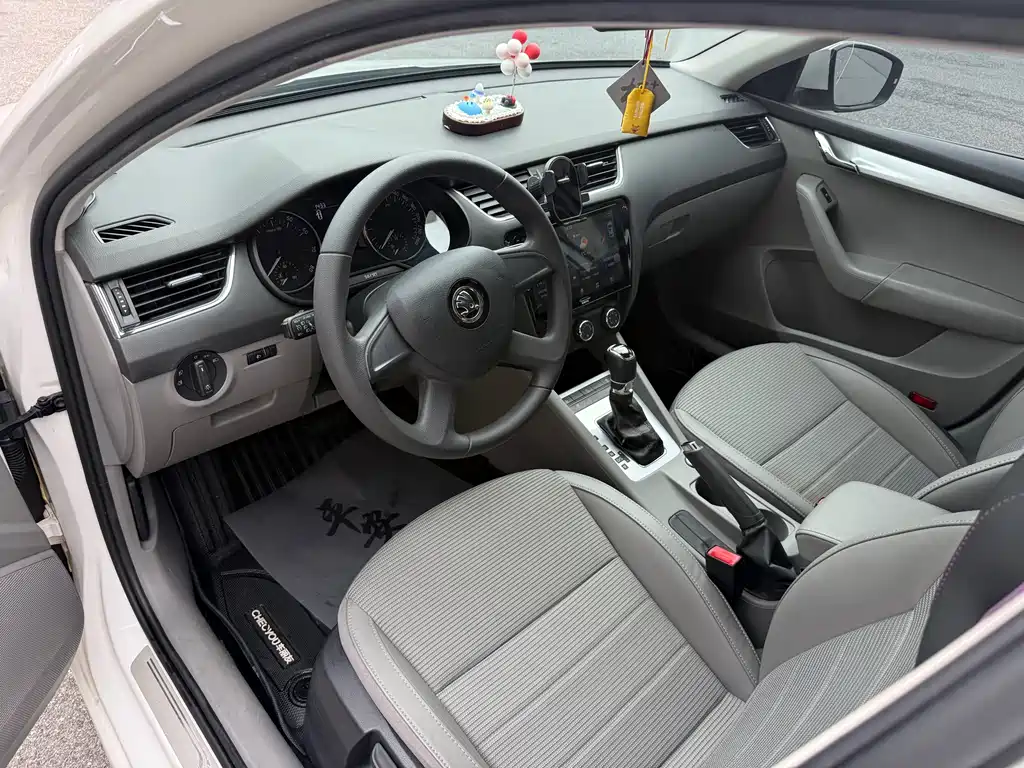 Skoda Octavia 2015 — фото 4