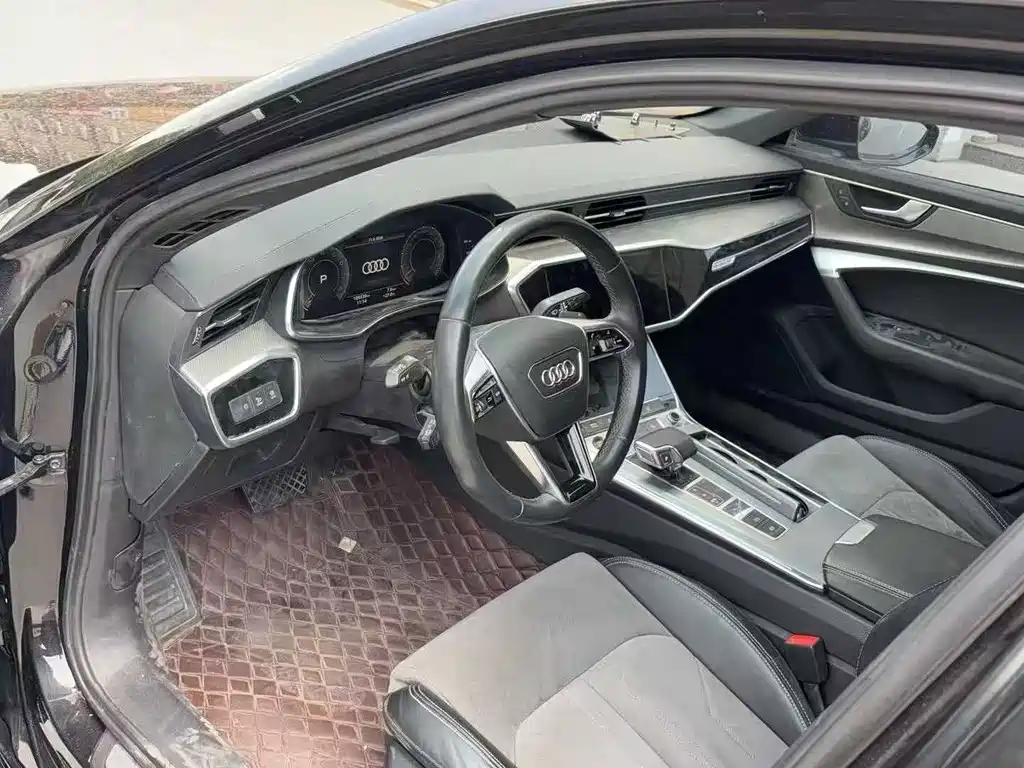 Audi A6L 2022