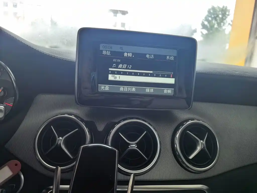 Mercedes-Benz GLA 2015 — фото 10