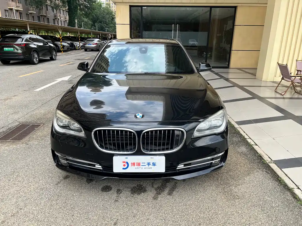BMW 7 Series 2014 — фото 1