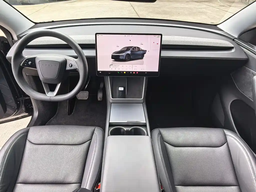 Tesla Model Y 2025 — фото 7