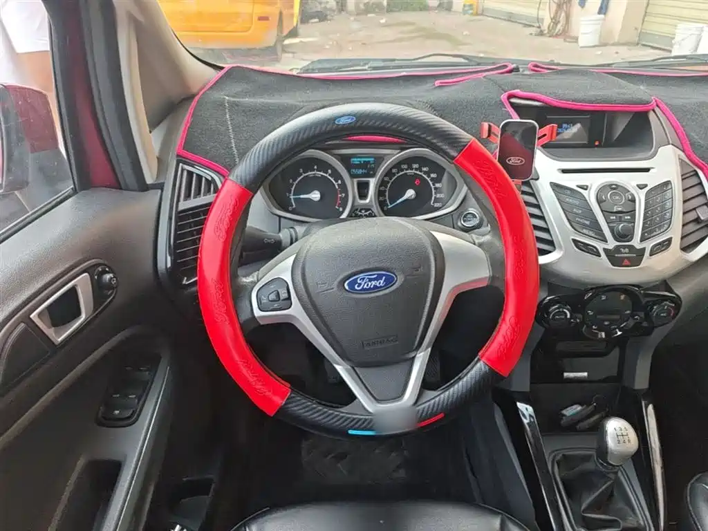 Ford Ecosport 2016 — фото 11