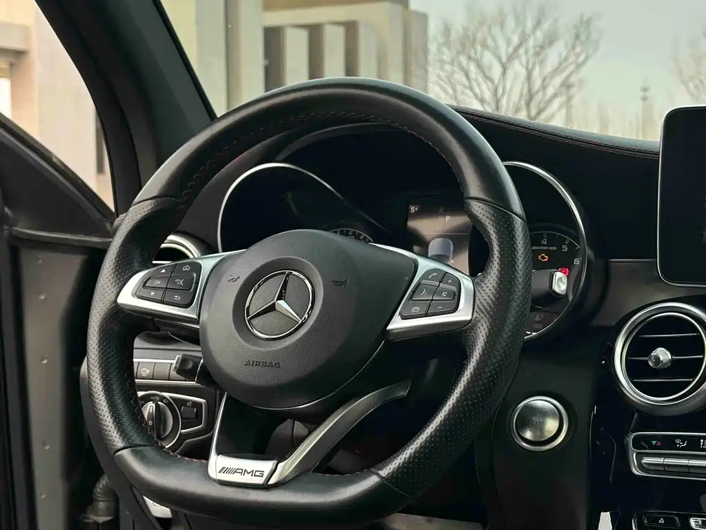 Mercedes-Benz GLC AMG 2019 — фото 21