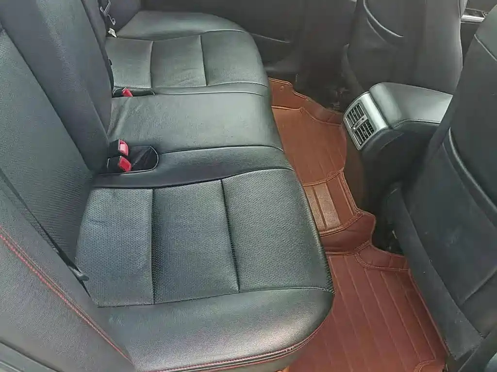 Toyota Camry 2014 — фото 10