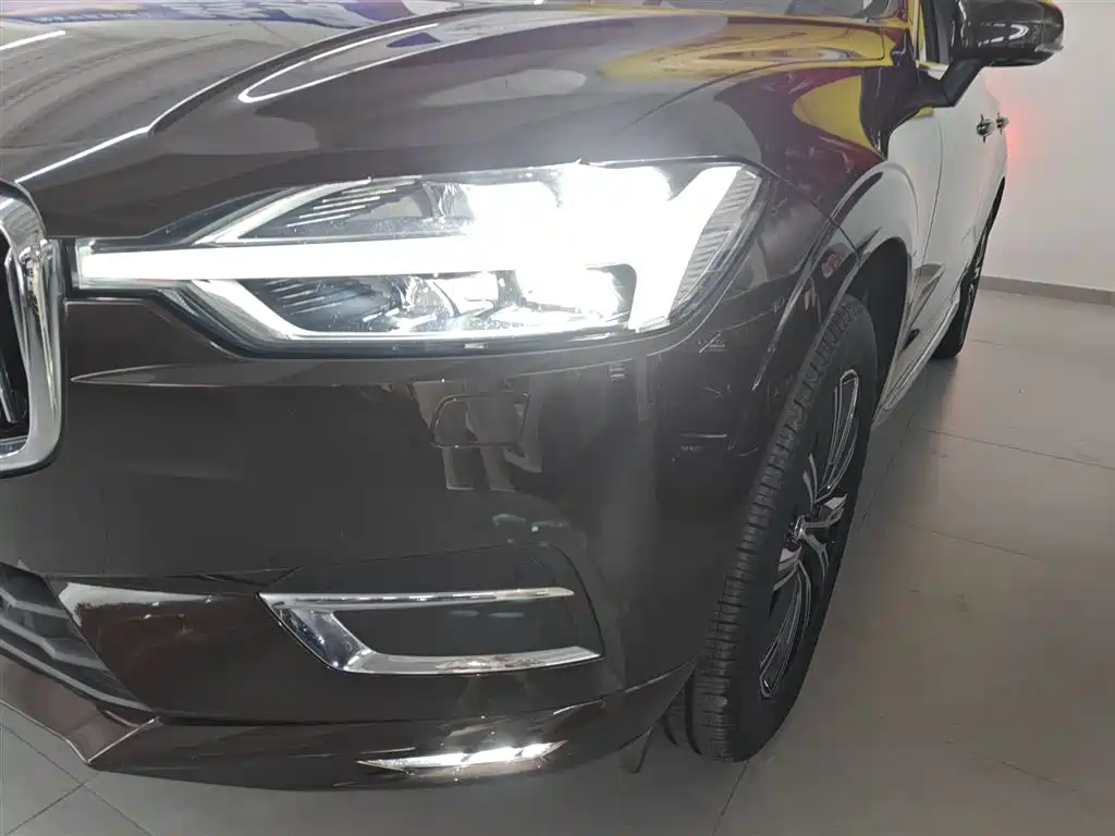 Volvo XC60 2018 — фото 18