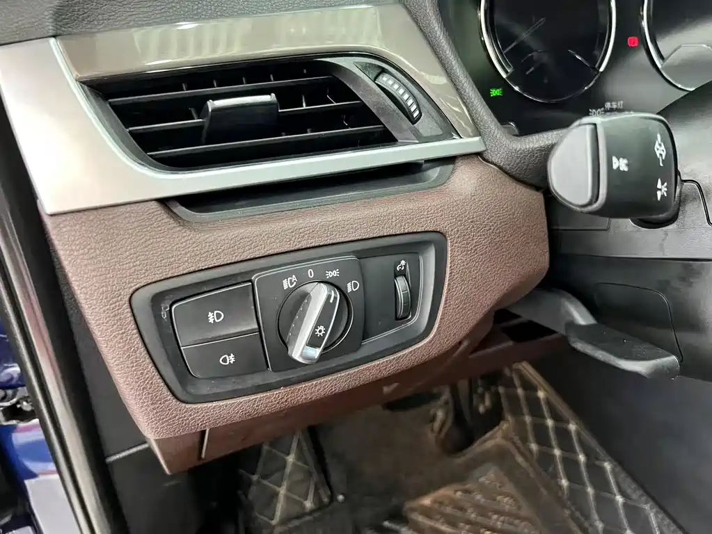BMW X1 2019 — фото 11
