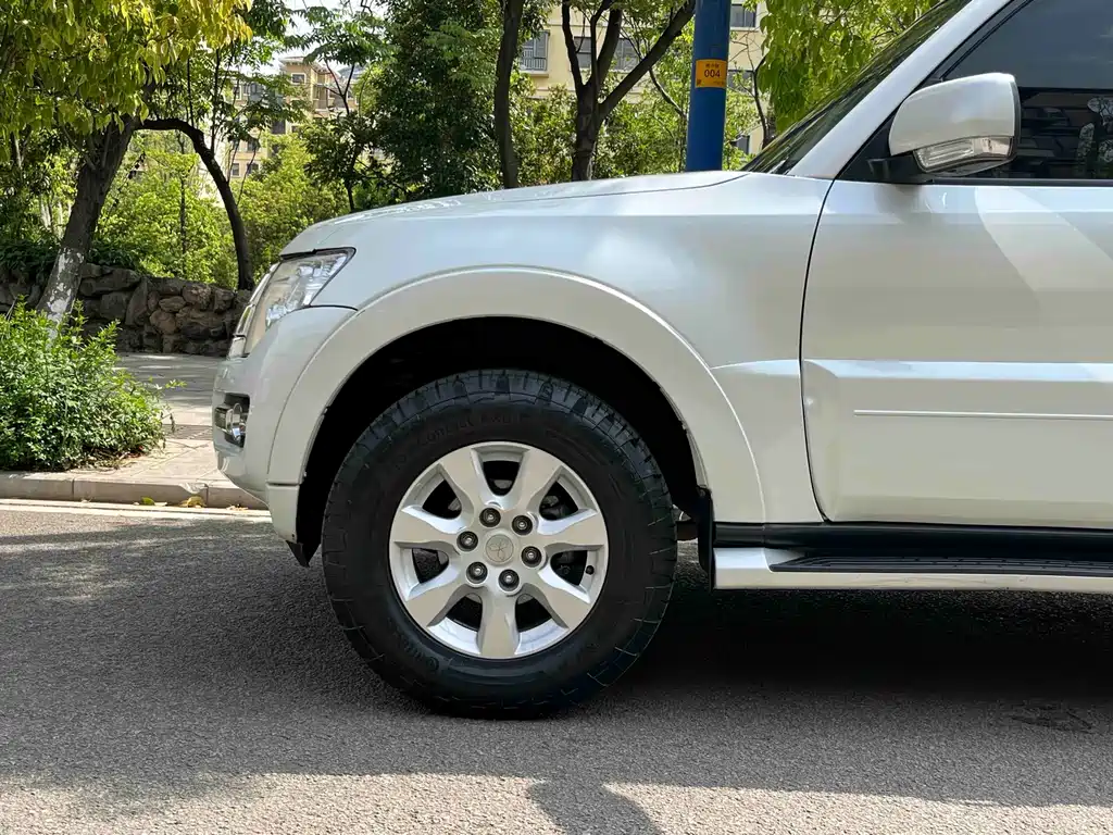 Mitsubishi Pajero 2019 — фото 12