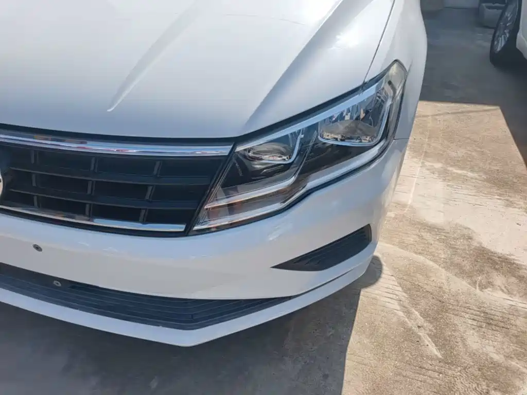 Volkswagen Jetta 2019 — фото 24