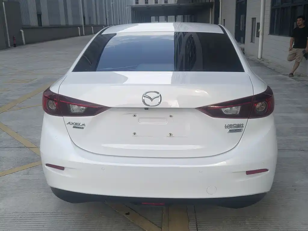 Mazda 3 Axela 2015 — фото 5